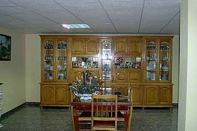 Mueble de Salón en Madera Maciza de Castaño